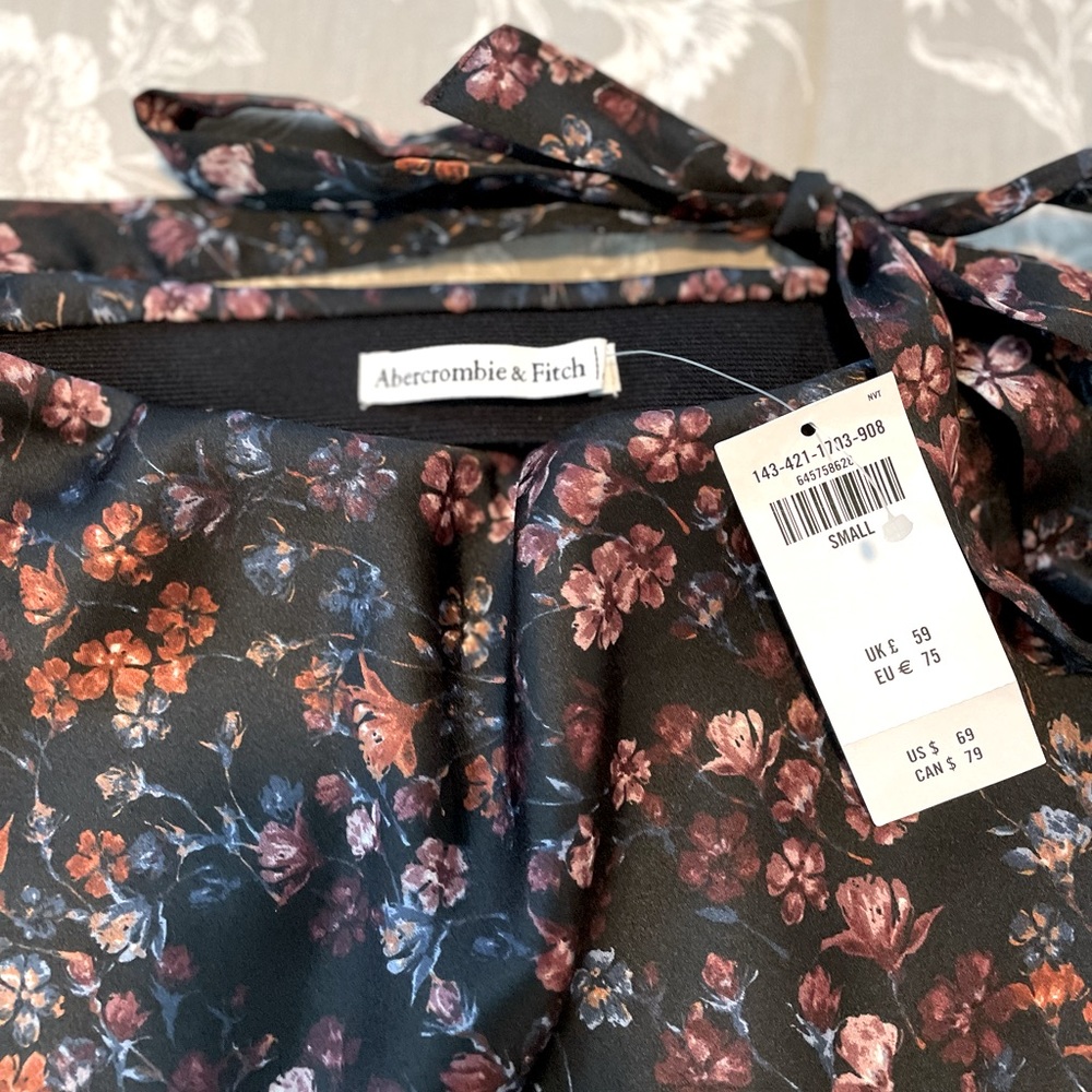 Floral Abercrombie & Fitch mini skirt, brand new with tags!